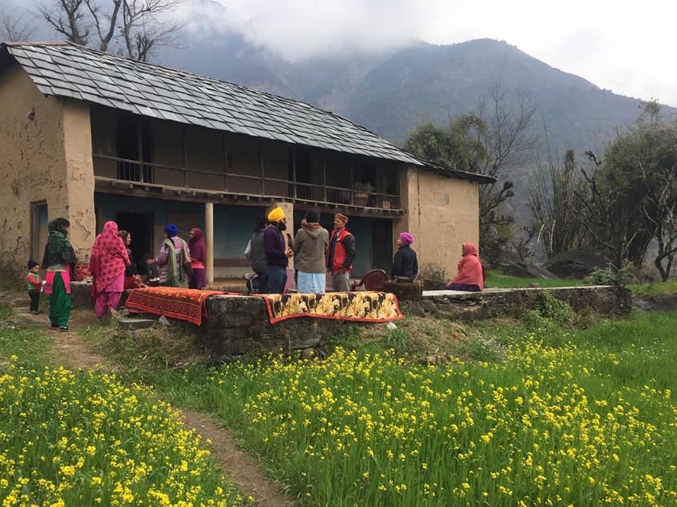 The stay and teaching space is a traditional mud house under renovation in midst of farms with a great valley view. You can lend a hand!